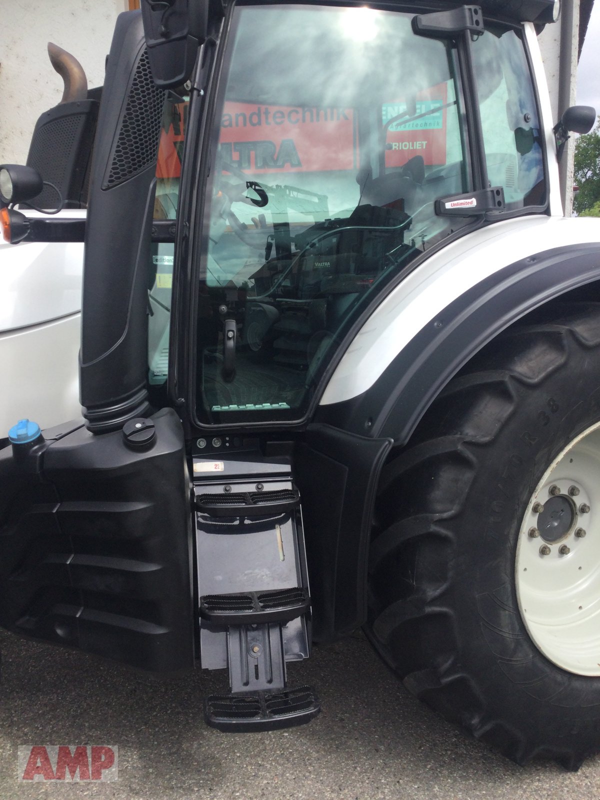 Traktor van het type Valtra T234 V Versu, Gebrauchtmaschine in Teising (Foto 7)