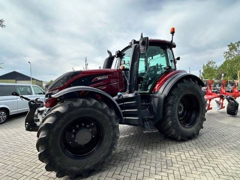 Traktor of the type Valtra T234 Versu Smart Touch Twintrac, Gebrauchtmaschine in Marknesse (Picture 4)