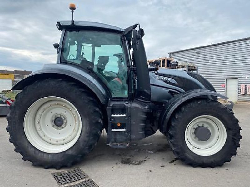 Traktor of the type Valtra T234 VERSU, Gebrauchtmaschine in Sainte-Croix-en-Plaine (Picture 3)