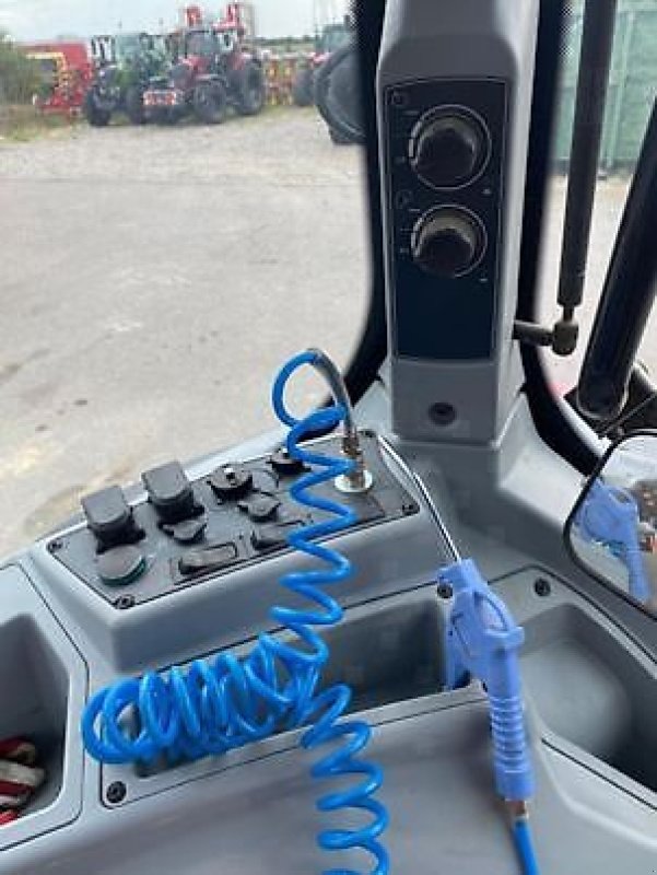 Traktor tipa Valtra T234 VERSU, Gebrauchtmaschine u Sainte-Croix-en-Plaine (Slika 10)