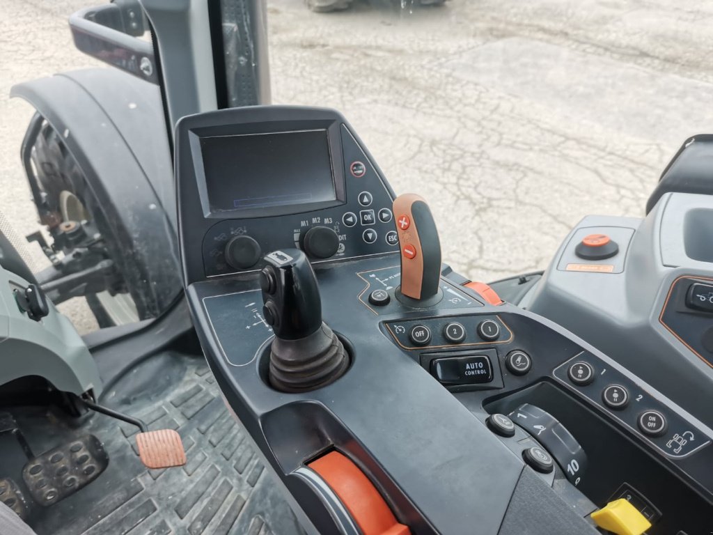 Traktor от тип Valtra T234, Gebrauchtmaschine в Marolles (Снимка 10)