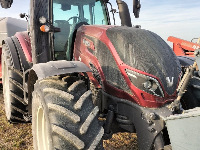 Traktor типа Valtra T234, Gebrauchtmaschine в Marolles