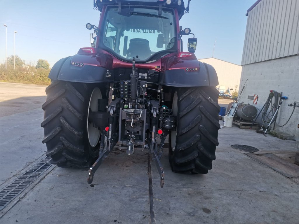 Traktor of the type Valtra T234, Gebrauchtmaschine in Marolles (Picture 8)