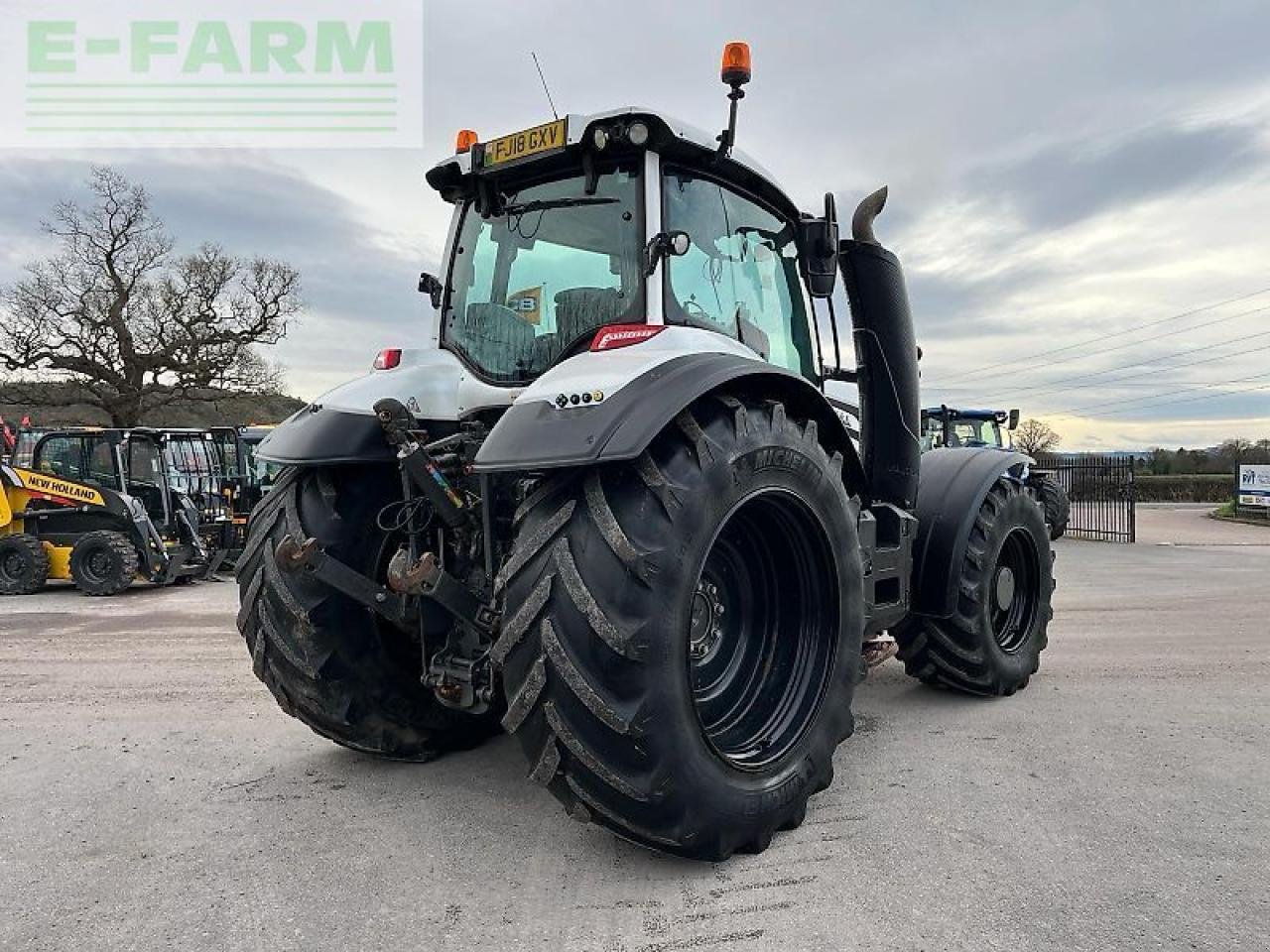 Traktor of the type Valtra t234, Gebrauchtmaschine in SHREWSBURRY (Picture 10)