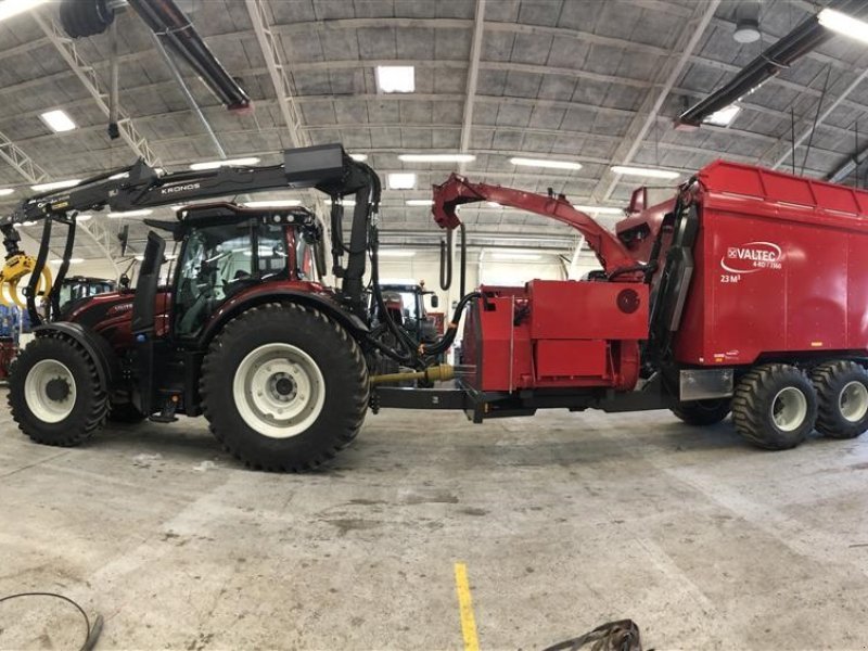 Traktor a típus Valtra T234D Med Jake Kranbeslag og Kronos 709 kran, Gebrauchtmaschine ekkor: Egtved (Kép 1)