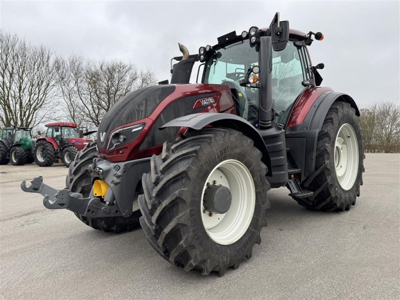 Traktor of the type Valtra T234D SmartTouch MED FRONT PTO OG AUTOSTYRING!, Gebrauchtmaschine in Nørager (Picture 1)