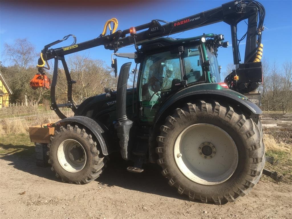 Traktor del tipo Valtra T234V --- RESEVERET, -- SKOVTRAKTOR MED KRAN  ---, Gebrauchtmaschine In Høng (Immagine 1)