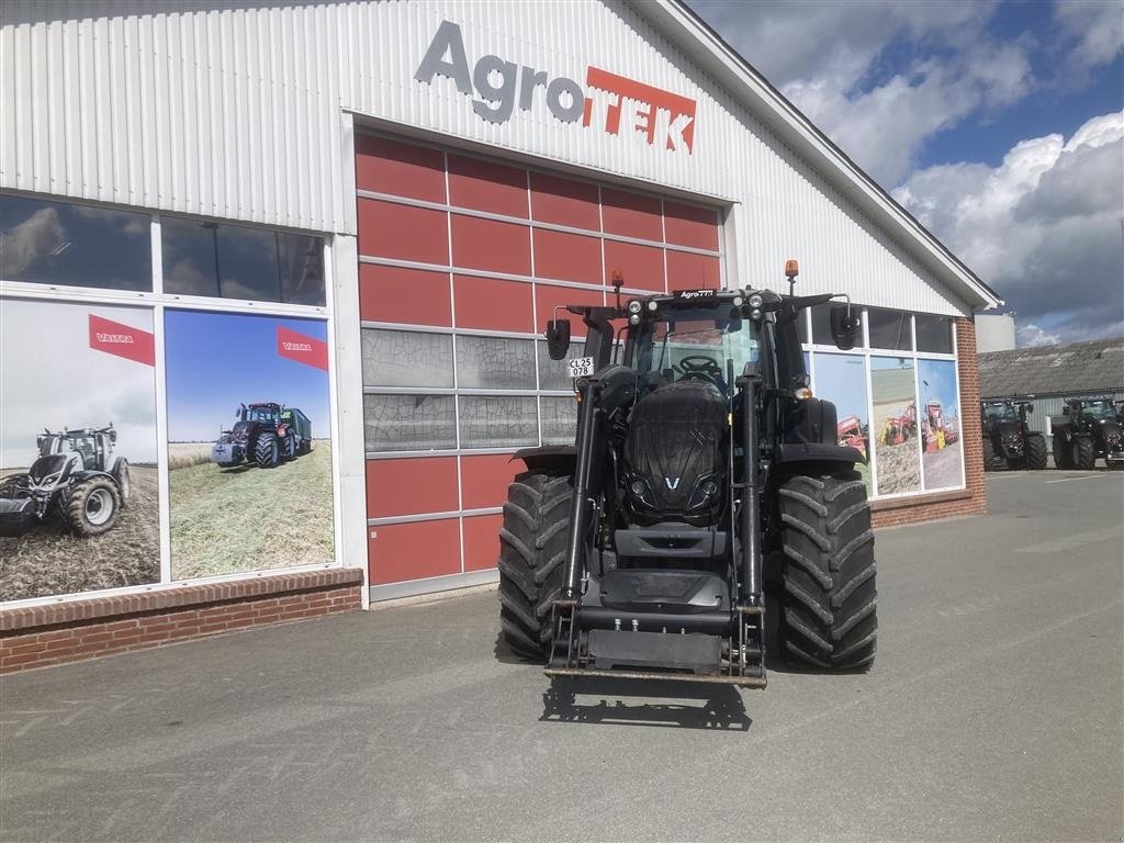 Traktor of the type Valtra T234V Versu - GPS Ready- fuld Service, Gebrauchtmaschine in Hobro (Picture 1)