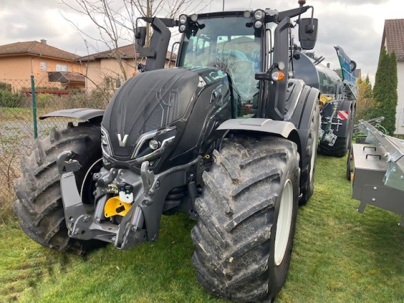 Traktor del tipo Valtra T235 D 2A1, Neumaschine en Korbach (Imagen 1)