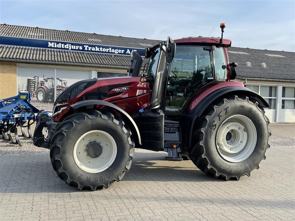 Traktor a típus Valtra T235 Direct Frontlift, GPS, Gebrauchtmaschine ekkor: Nimtofte (Kép 1)