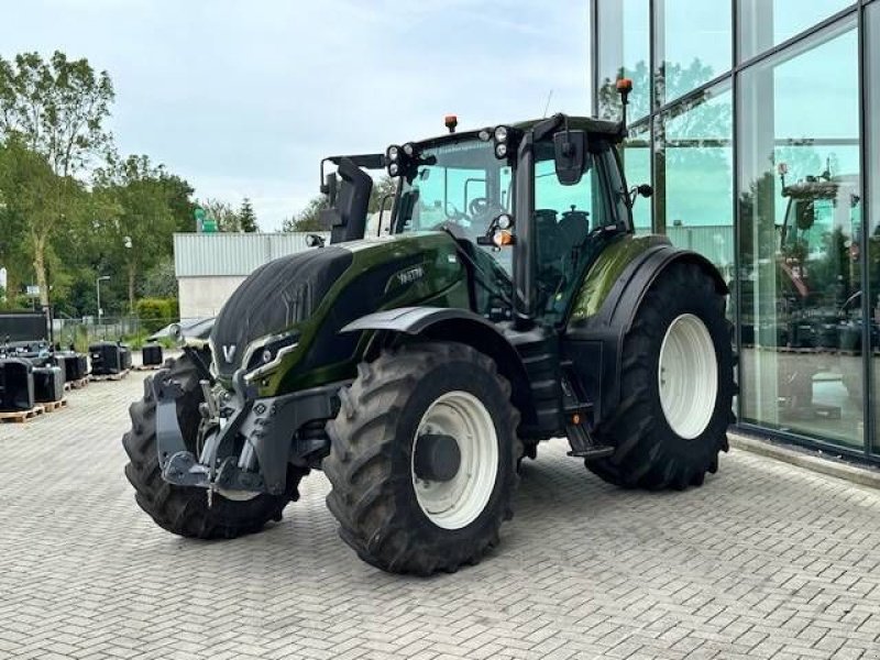 Traktor des Typs Valtra T235 Direct Smart Touch Twintrac!, Gebrauchtmaschine in Marknesse (Bild 11)