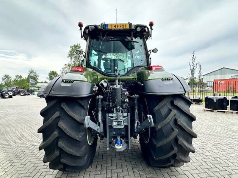 Traktor van het type Valtra T235 Direct Smart Touch Twintrac!, Gebrauchtmaschine in Marknesse (Foto 7)