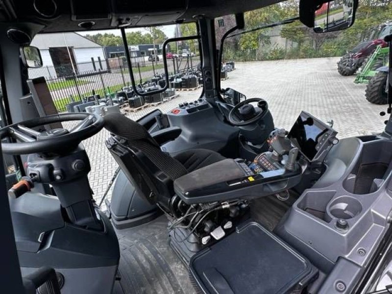 Traktor van het type Valtra T235 Direct Smart Touch TWINTRAC! 745 HOURS, Gebrauchtmaschine in Marknesse (Foto 8)