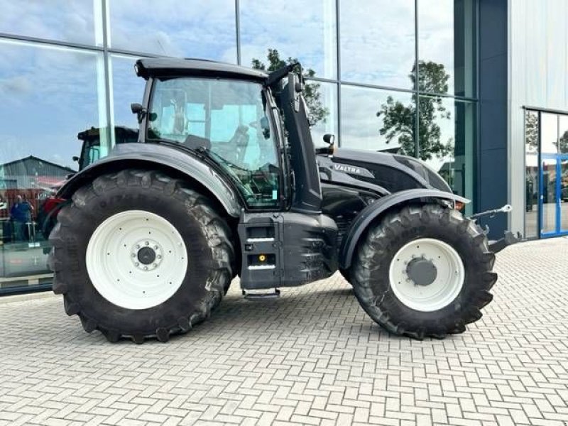 Traktor typu Valtra T235 Direct Smart Touch TWINTRAC! 745 HOURS, Gebrauchtmaschine v Marknesse (Obrázok 4)