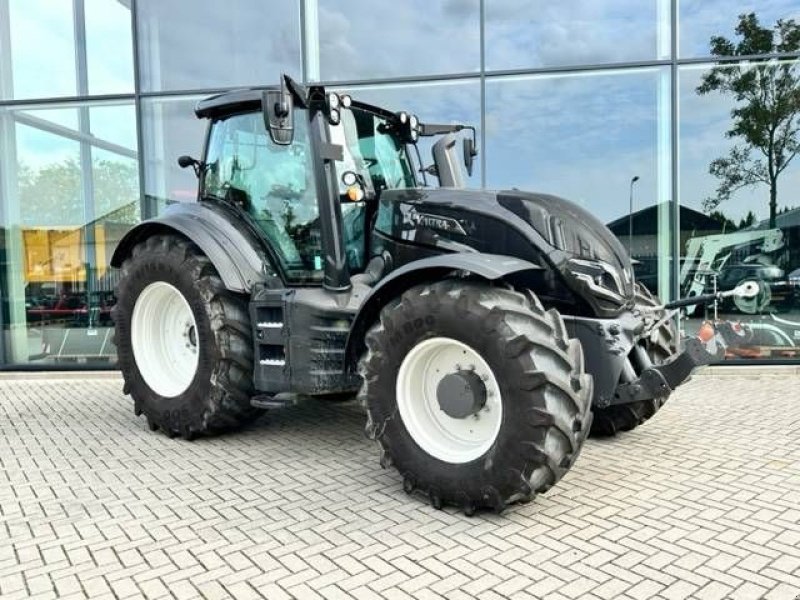 Traktor типа Valtra T235 Direct Smart Touch TWINTRAC! 745 HOURS, Gebrauchtmaschine в Marknesse (Фотография 3)