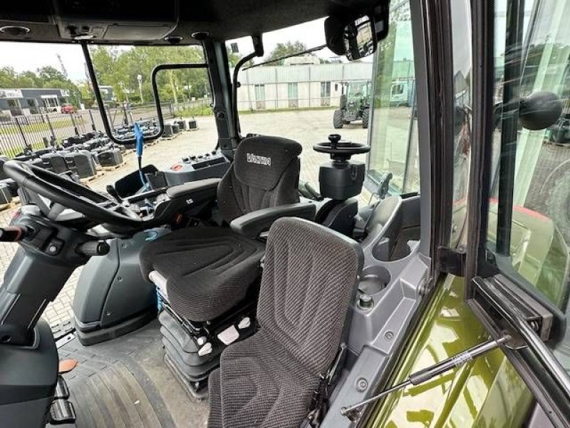 Traktor del tipo Valtra T235 Direct Smart Touch Twintrac! VERKOCHT!, Gebrauchtmaschine In Marknesse (Immagine 8)