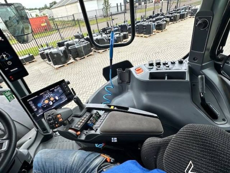 Traktor от тип Valtra T235 Direct Smart Touch Twintrac! VERKOCHT!, Gebrauchtmaschine в Marknesse (Снимка 9)