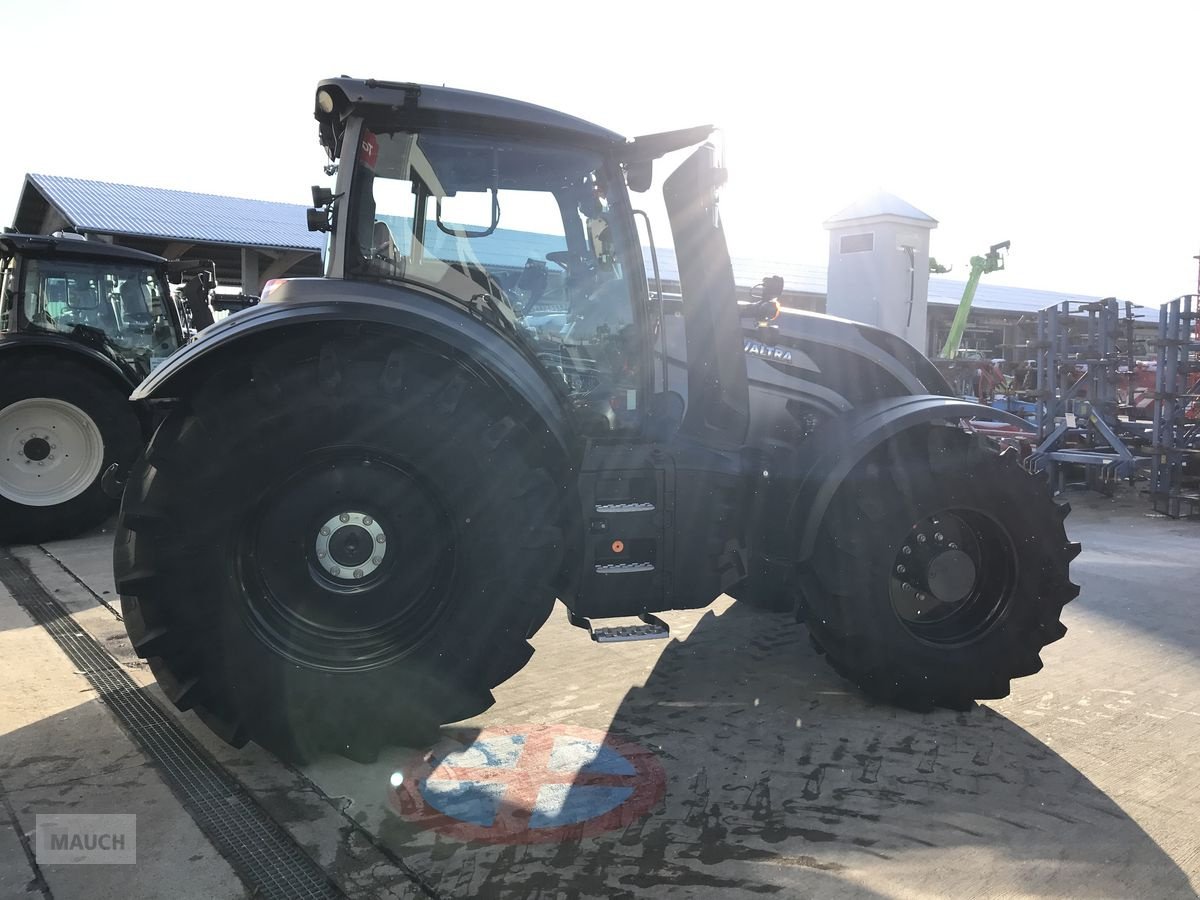 Traktor van het type Valtra T235 Direct, Neumaschine in Burgkirchen (Foto 5)