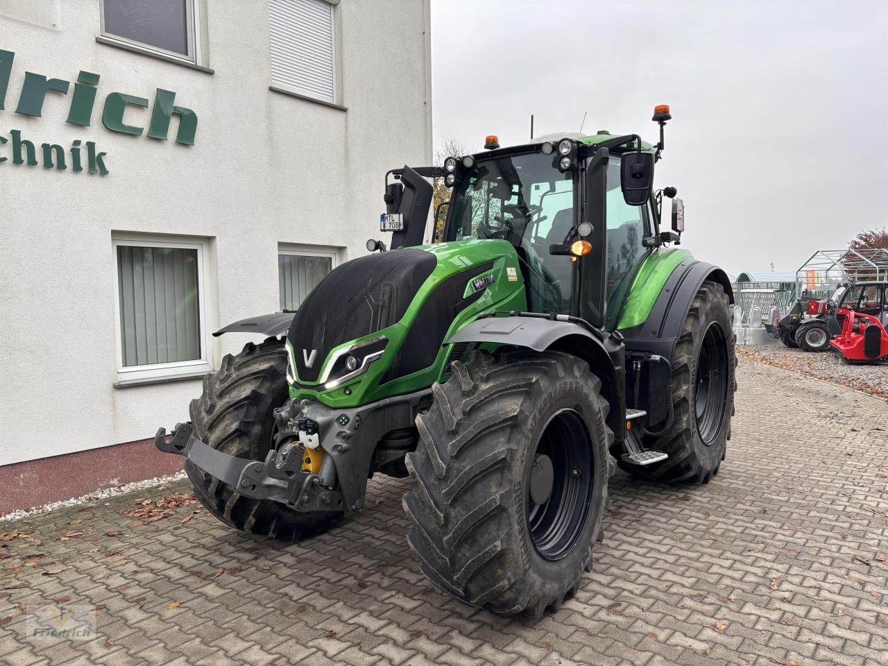 Traktor tipa Valtra T235V 2A1 (ultragreen), Neumaschine u Bad Lausick (Slika 2)