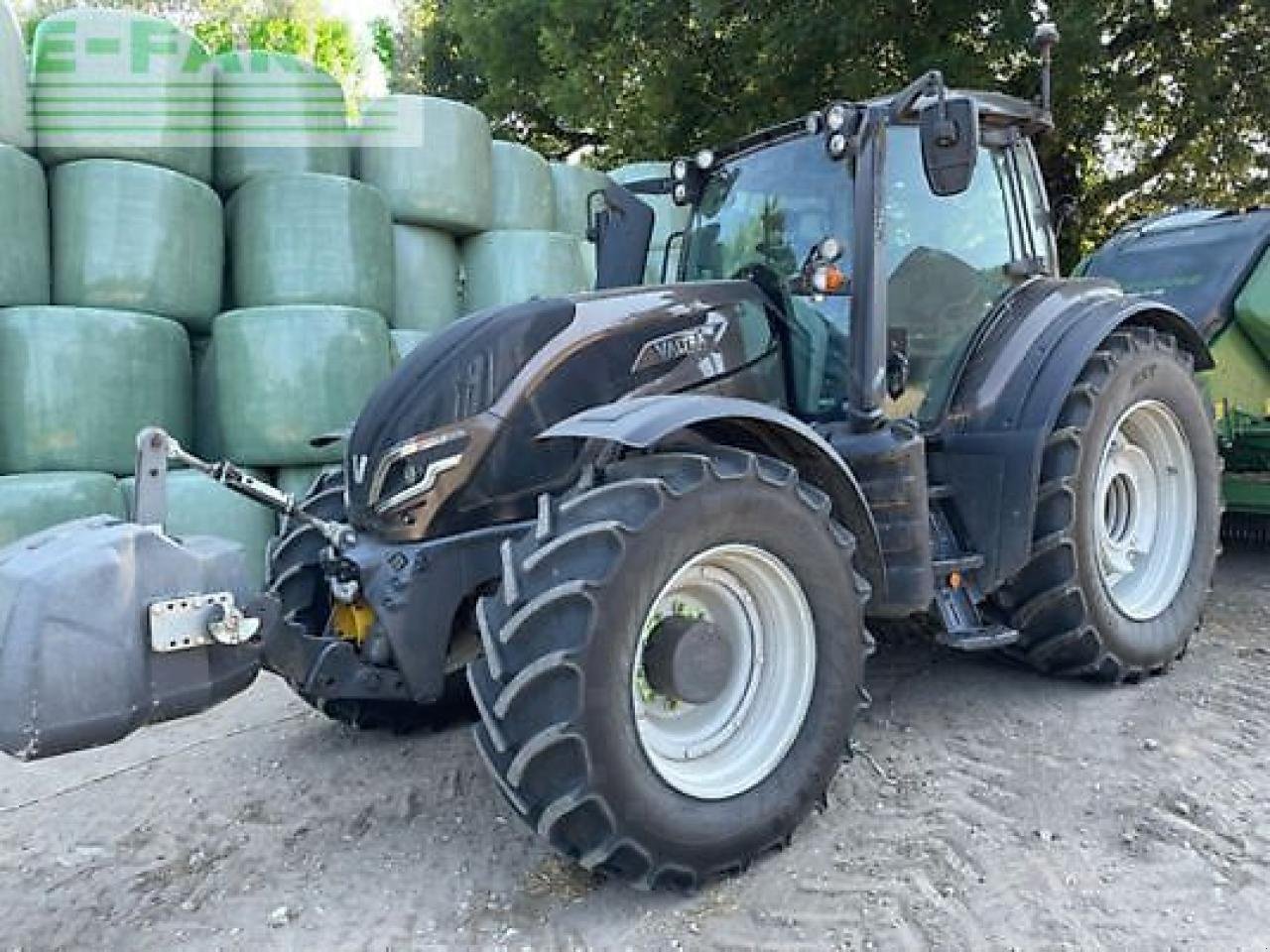 Traktor van het type Valtra t235v, Gebrauchtmaschine in MONFERRAN (Foto 2)