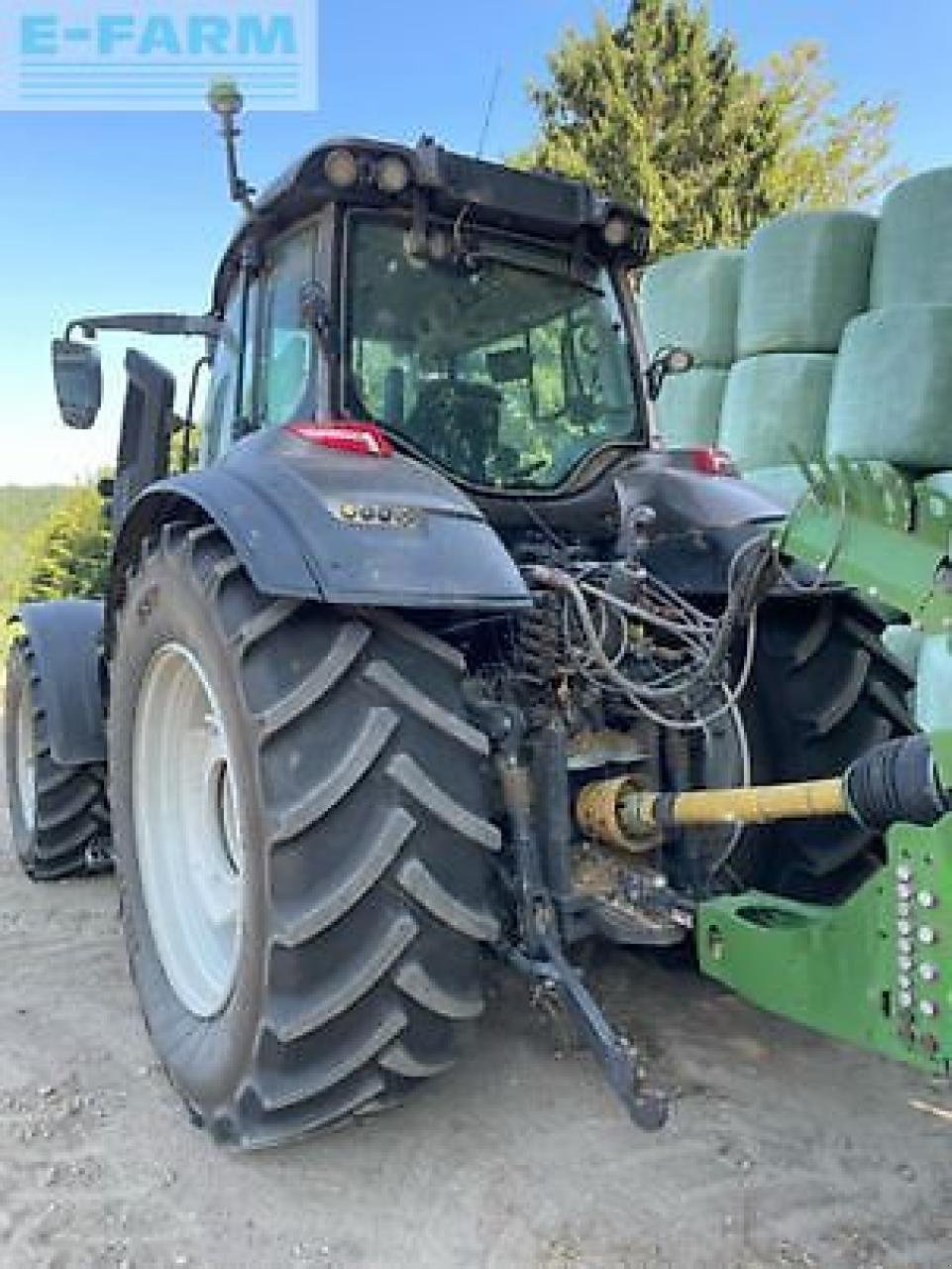 Traktor van het type Valtra t235v, Gebrauchtmaschine in MONFERRAN (Foto 3)