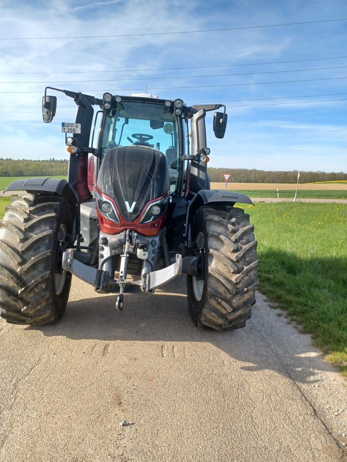 Traktor typu Valtra T254 V, Gebrauchtmaschine w Uffenheim (Zdjęcie 4)