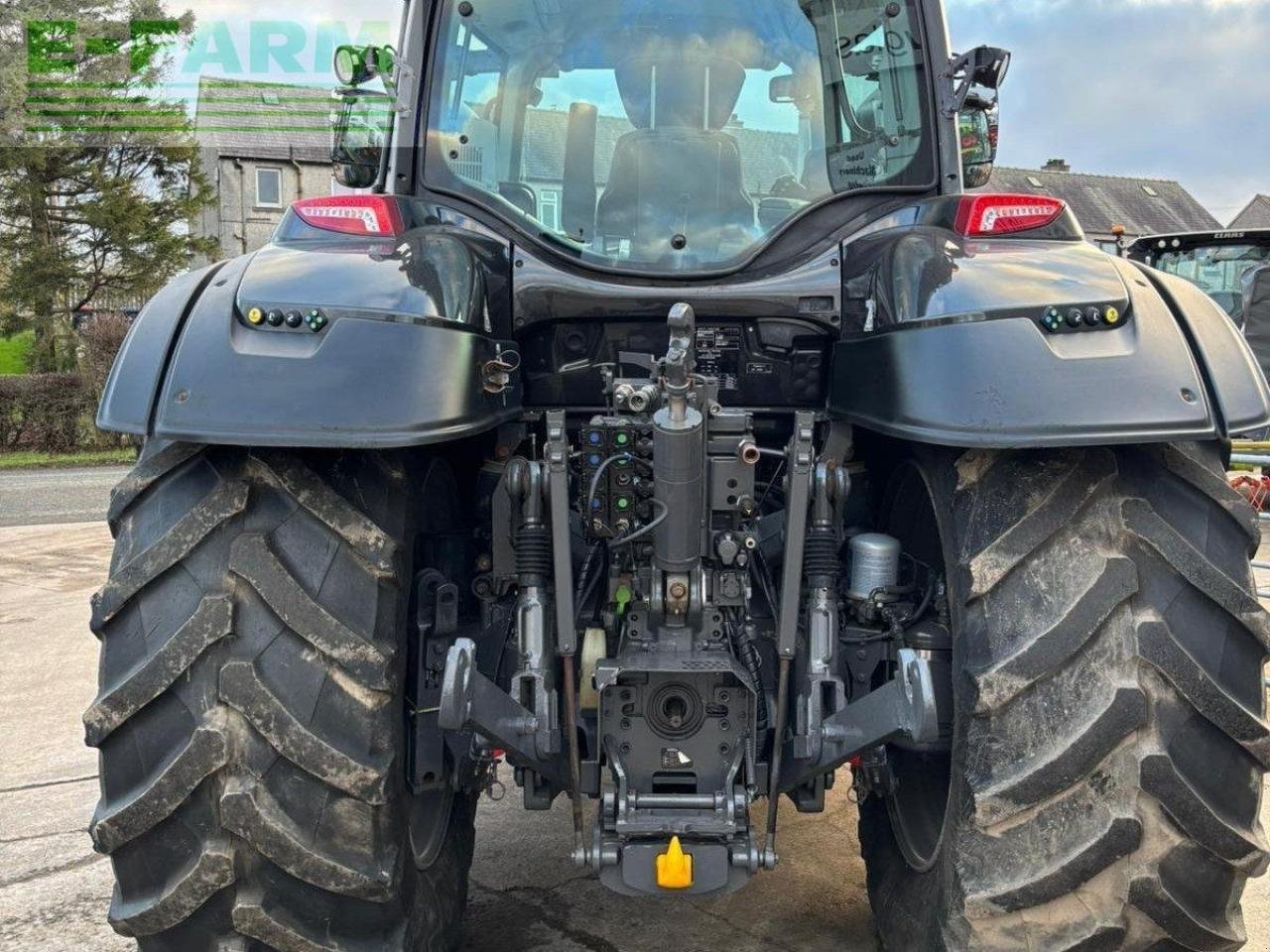 Traktor типа Valtra T254 VERSU Versu, Gebrauchtmaschine в CASTLE DOUGLAS (Фотография 4)