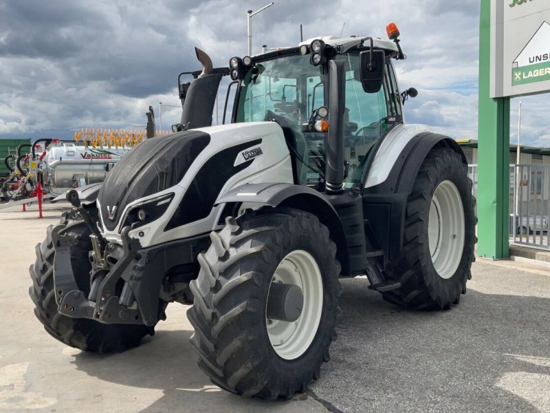 Traktor of the type Valtra T254 Versu, Gebrauchtmaschine in Zwettl