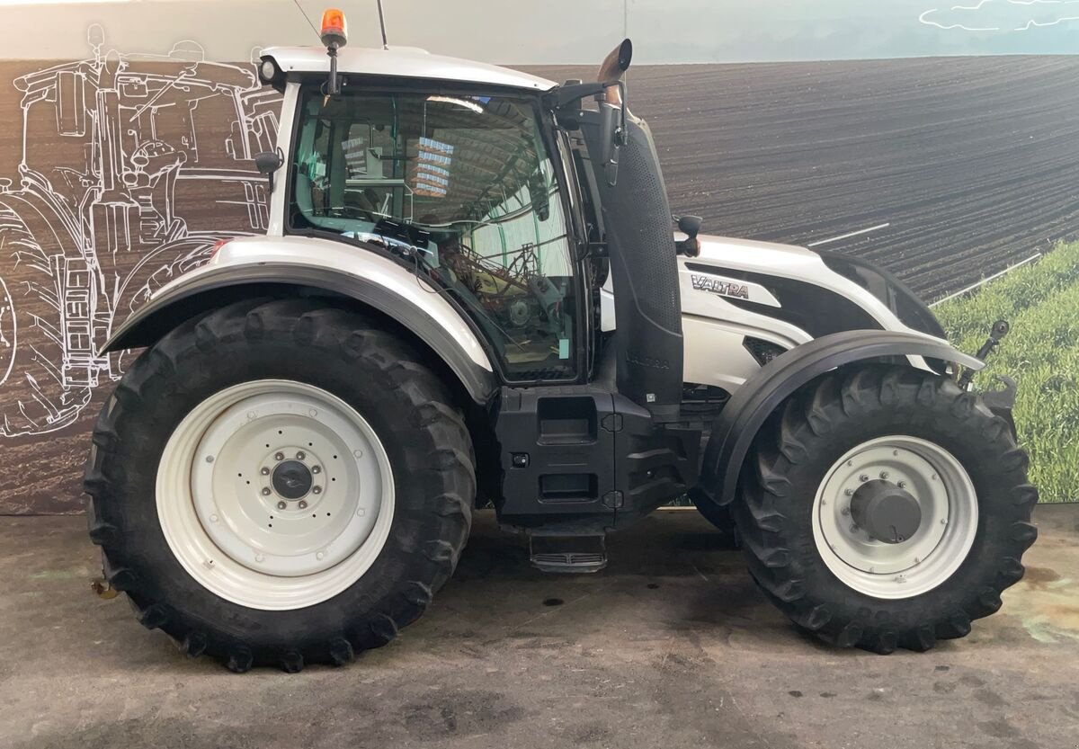 Traktor of the type Valtra T254 Versu, Gebrauchtmaschine in Zwettl (Picture 19)