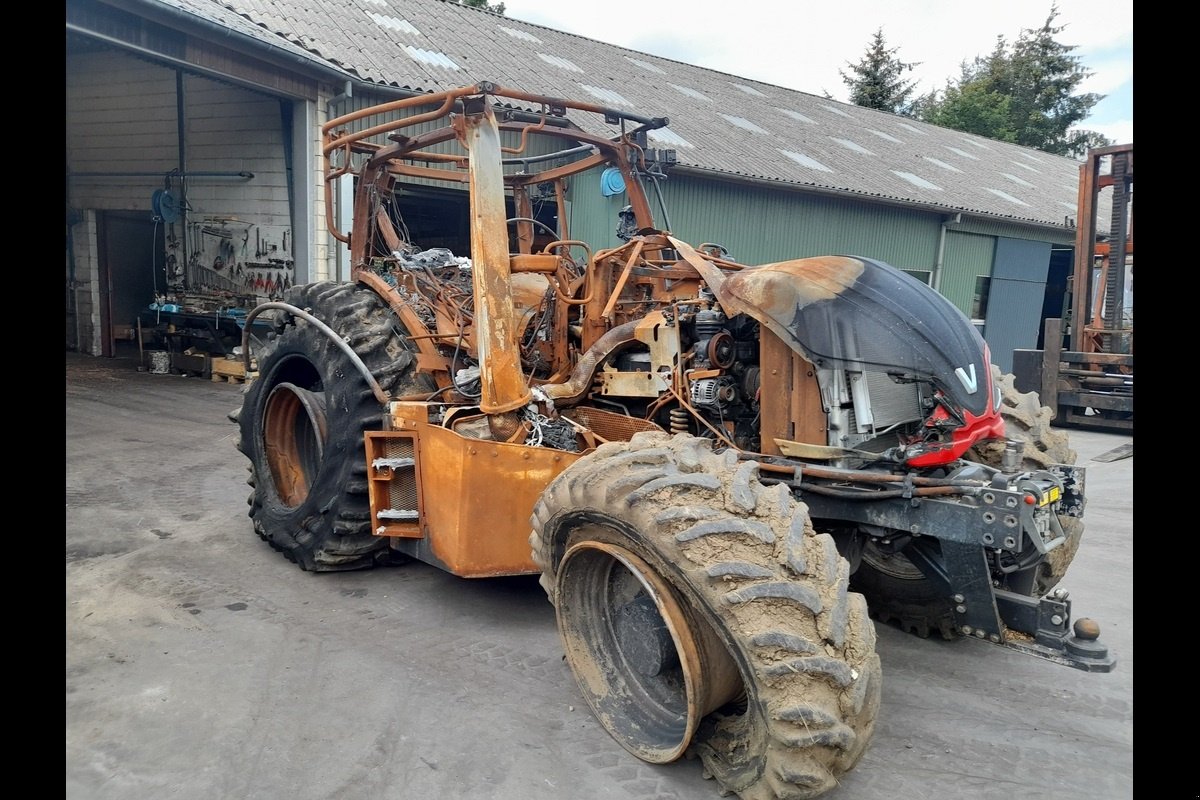 Traktor van het type Valtra T254, Gebrauchtmaschine in Viborg (Foto 2)