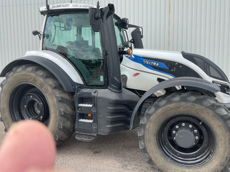 Traktor del tipo Valtra T254, Gebrauchtmaschine In LISIEUX