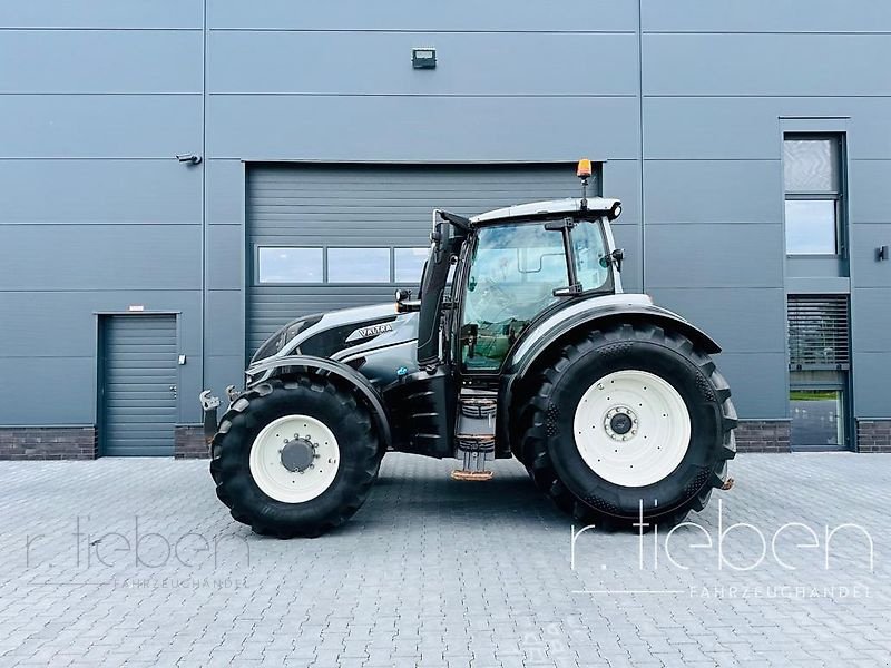 Traktor des Typs Valtra T254V Versu - NUR 2400 Stunden - !! SmartTouch !!, Gebrauchtmaschine in Haren (Bild 1)
