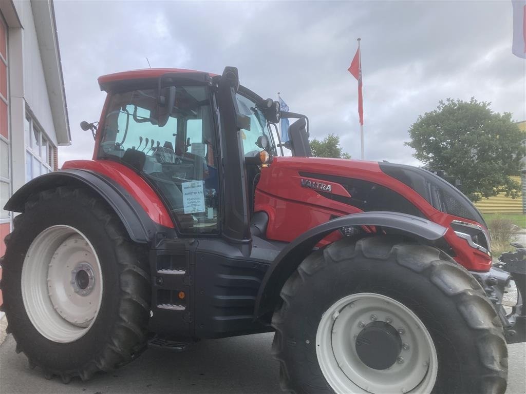 Traktor a típus Valtra T255A Twintrac LED lyspakke og GPS, Gebrauchtmaschine ekkor: Hobro (Kép 2)