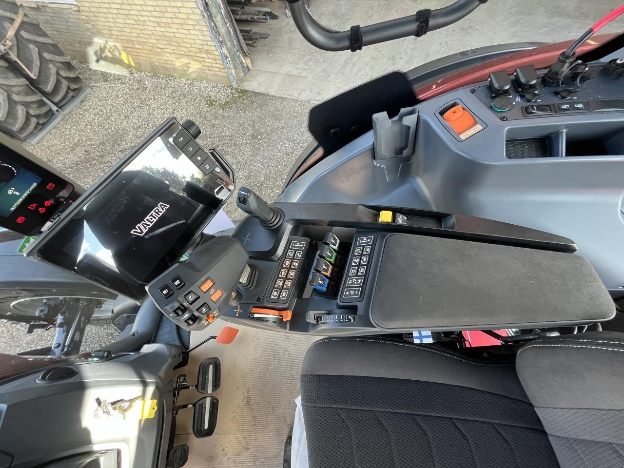 Traktor des Typs Valtra T255V 2A1, Gebrauchtmaschine in Egtved (Bild 7)