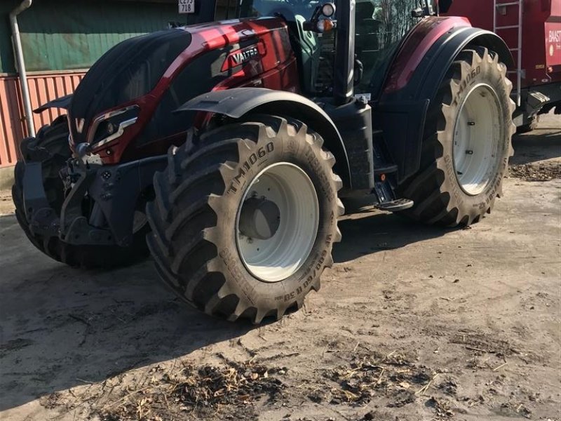 Traktor Türe ait Valtra T255V ALT I UDSTYR SÆLGES FOR KUNDE KUN 1150 TIMER, Gebrauchtmaschine içinde Sørvad