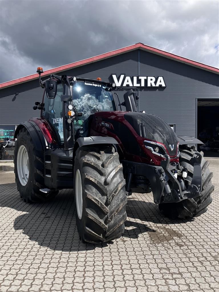 Traktor typu Valtra T255V --- DEMO - RING FOR AFTALE ---, Gebrauchtmaschine w Høng (Zdjęcie 2)