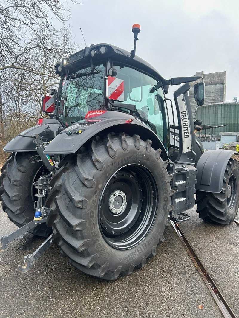 Traktor typu Valtra T255V, Ausstellungsmaschine v Schaffhausen (Obrázek 5)