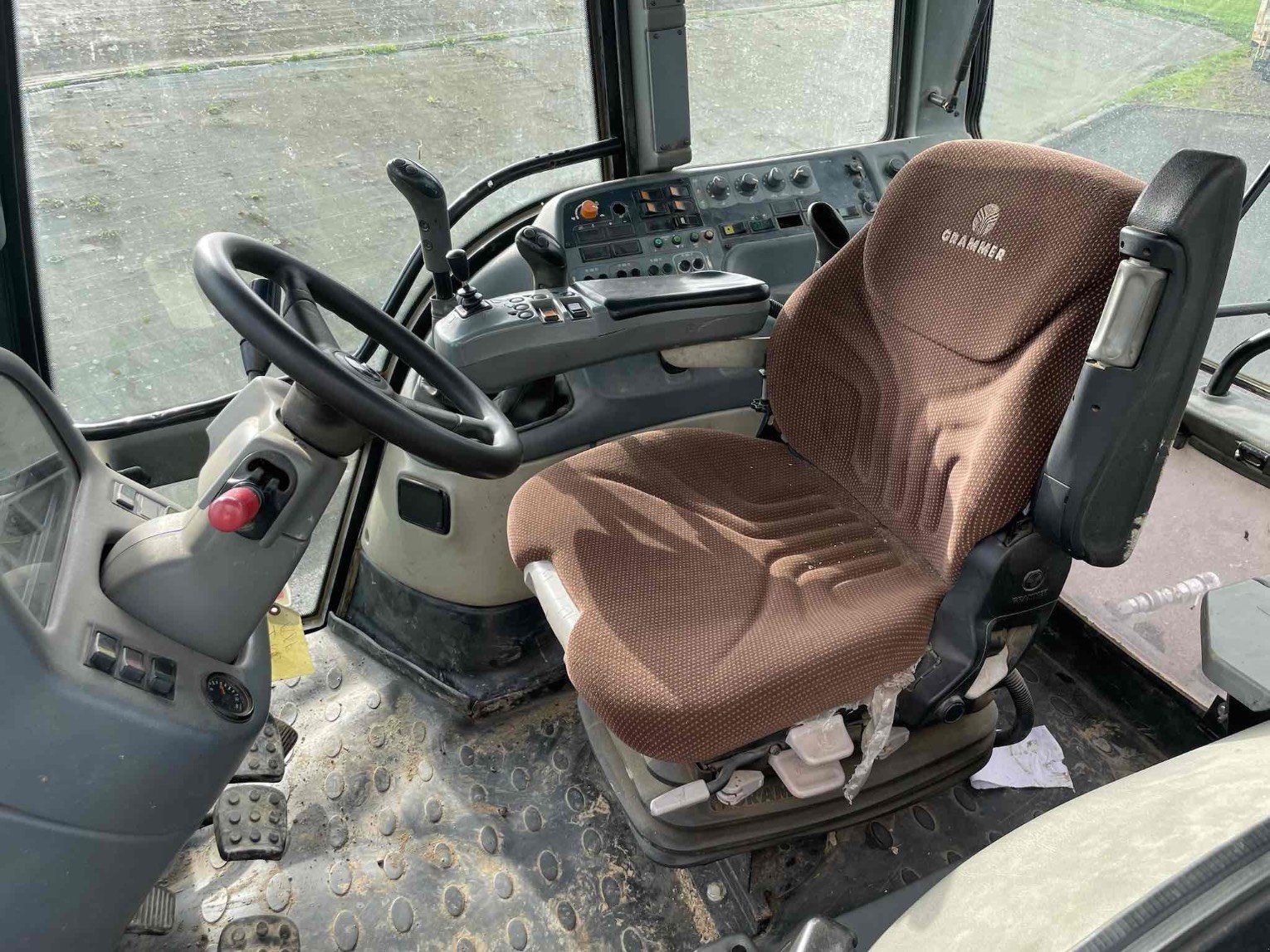 Traktor del tipo Valtra Tracteur agricole T140 4RM Valtra, Gebrauchtmaschine en SAINT CLAIR SUR ELLE (Imagen 9)