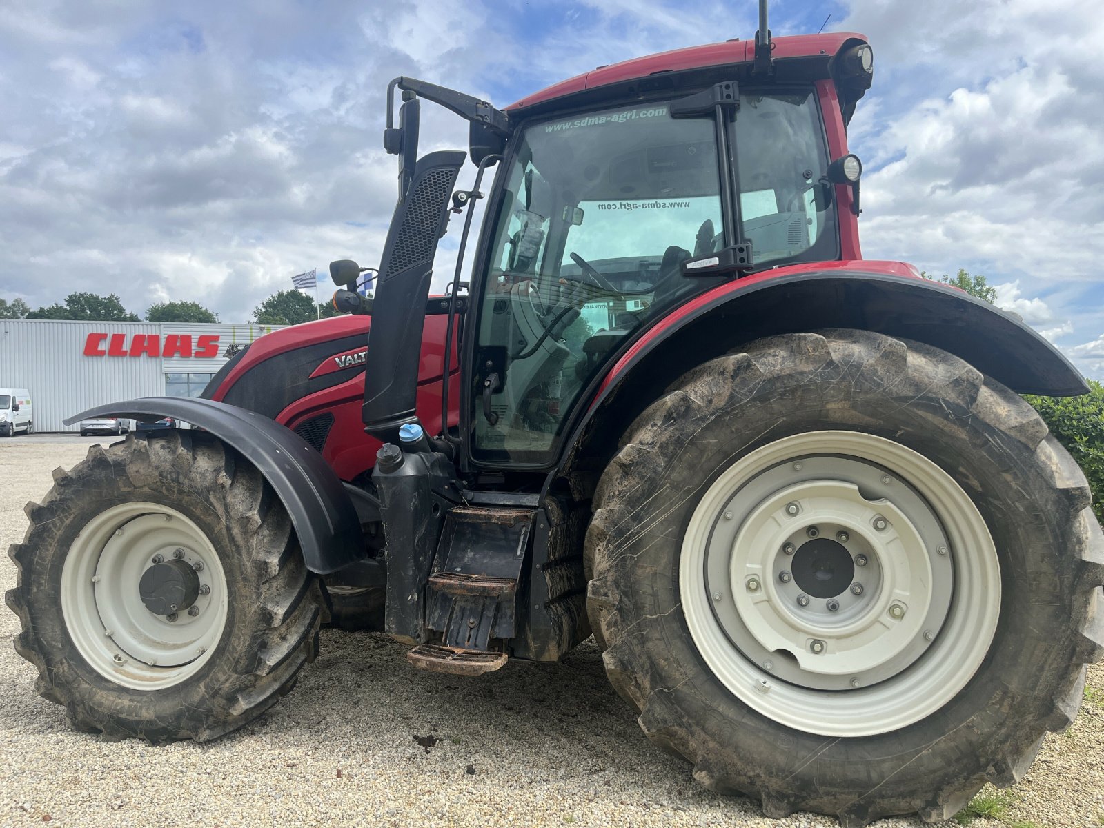 Traktor typu Valtra TRACTEUR N 154 ACTIVE, Gebrauchtmaschine v PONTIVY (Obrázek 2)