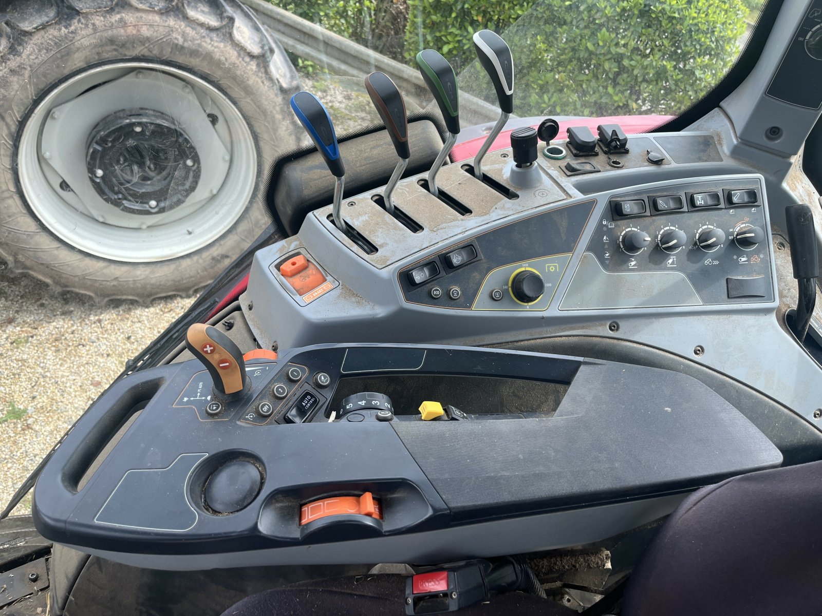 Traktor tip Valtra TRACTEUR N 154 ACTIVE, Gebrauchtmaschine in PONTIVY (Poză 3)