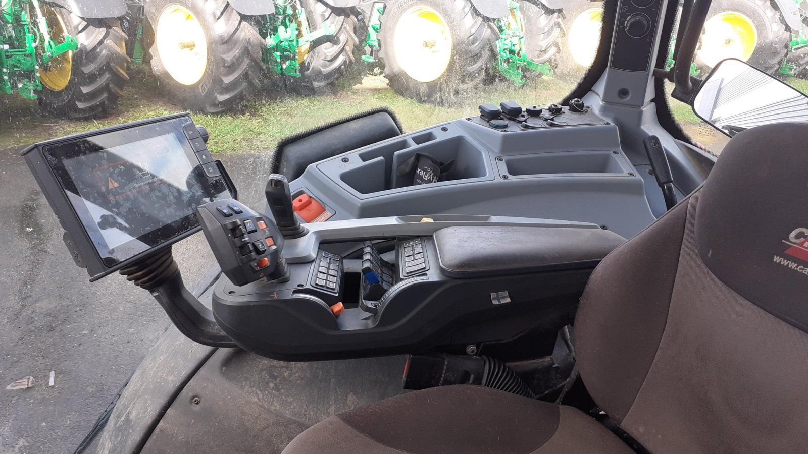 Traktor tipa Valtra TRACTEUR OCC, Gebrauchtmaschine u Les Touches (Slika 5)