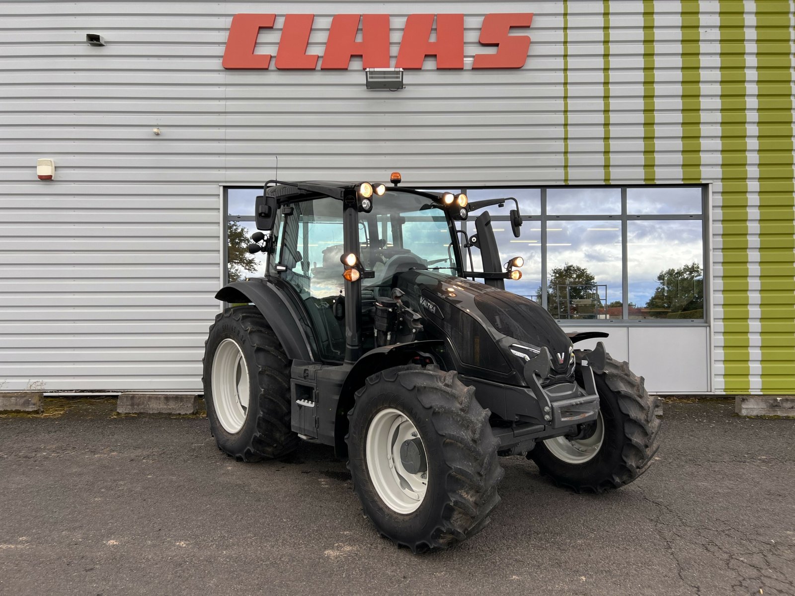 Traktor del tipo Valtra TRACTEUR VALTRA G105, Gebrauchtmaschine en Gannat (Imagen 1)