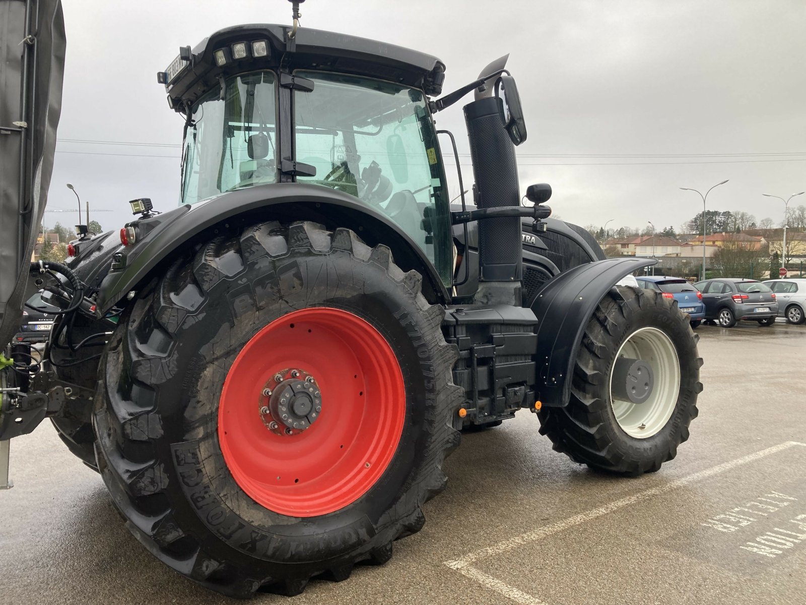 Traktor del tipo Valtra TRACTEUR VALTRA S 374, Gebrauchtmaschine en NOGENT (Imagen 3)