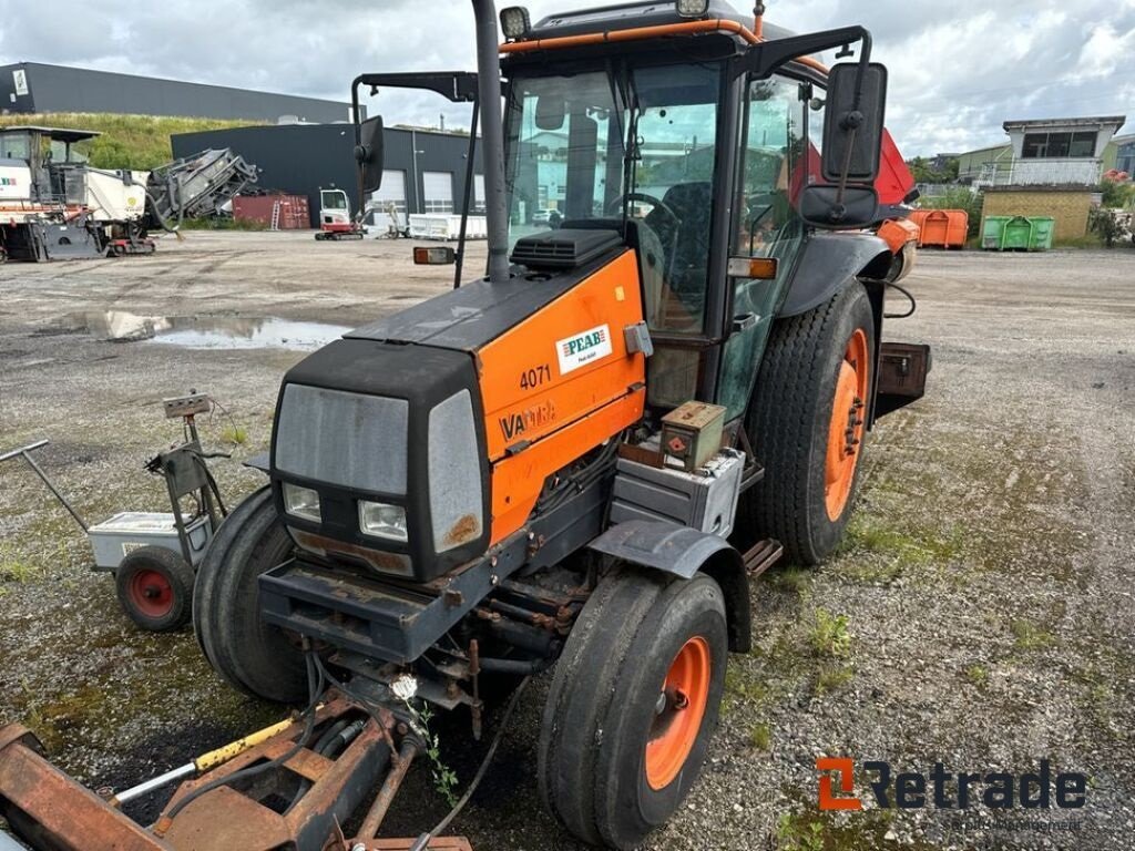 Traktor del tipo Valtra V865, Gebrauchtmaschine en Rødovre (Imagen 2)