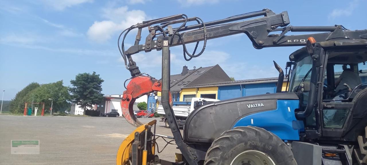 Traktor tip Valtra Valtra T130, Gebrauchtmaschine in Kirchhundem (Poză 3)