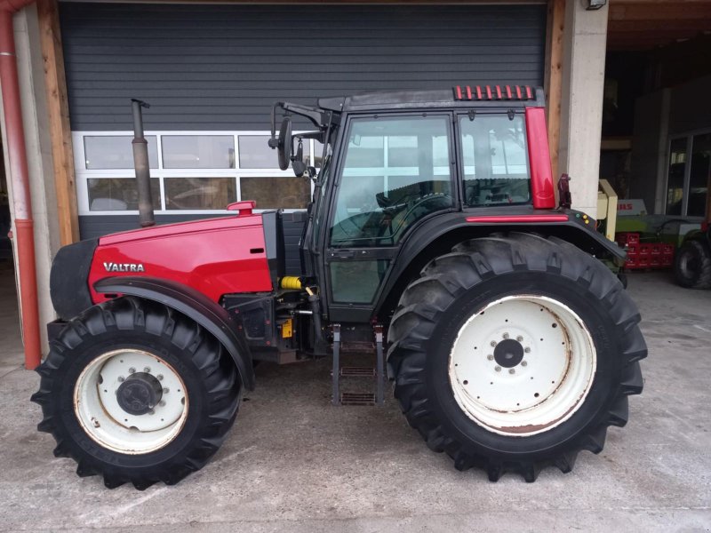 Traktor del tipo Valtra X 120, Gebrauchtmaschine en Villach/Zauchen