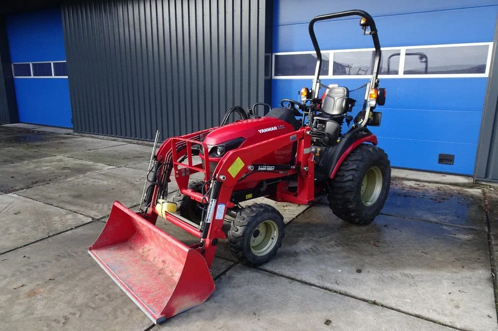 Traktor типа Yanmar Compact trekker met voorlader 424, Gebrauchtmaschine в Losdorp (Фотография 1)