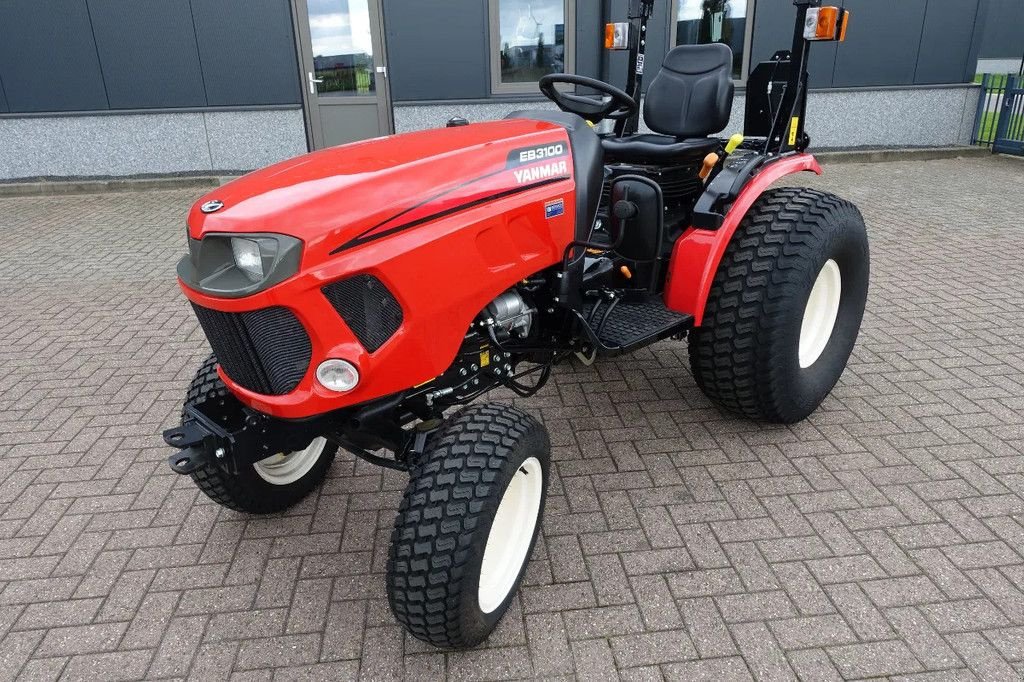 Traktor van het type Yanmar EB3100 4wd HST / 0040 Draaiuren / Brede Gazonbanden, Gebrauchtmaschine in Swifterband (Foto 4)