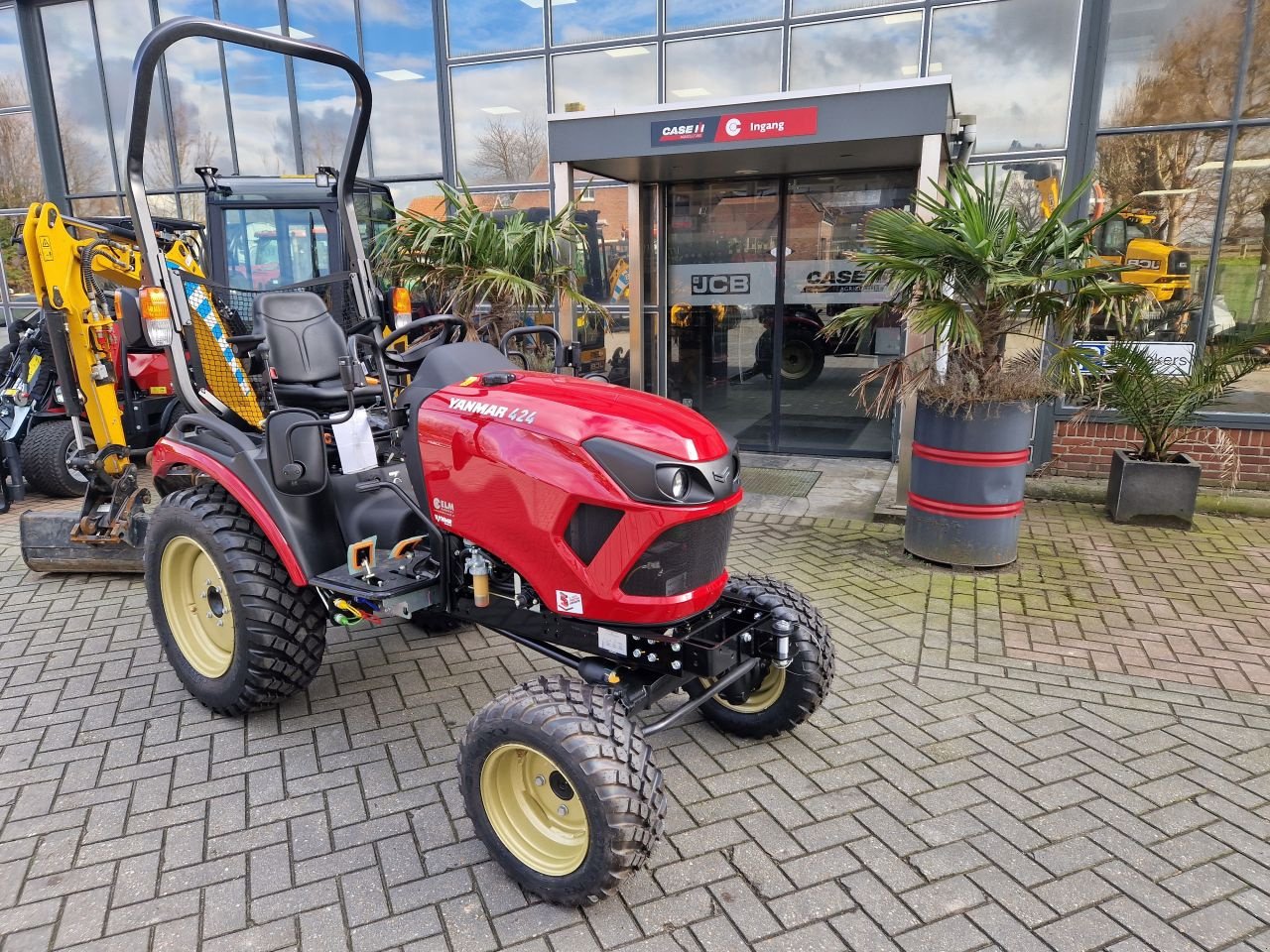 Traktor of the type Yanmar SA-424 HST, Neumaschine in Bleiswijk (Picture 1)