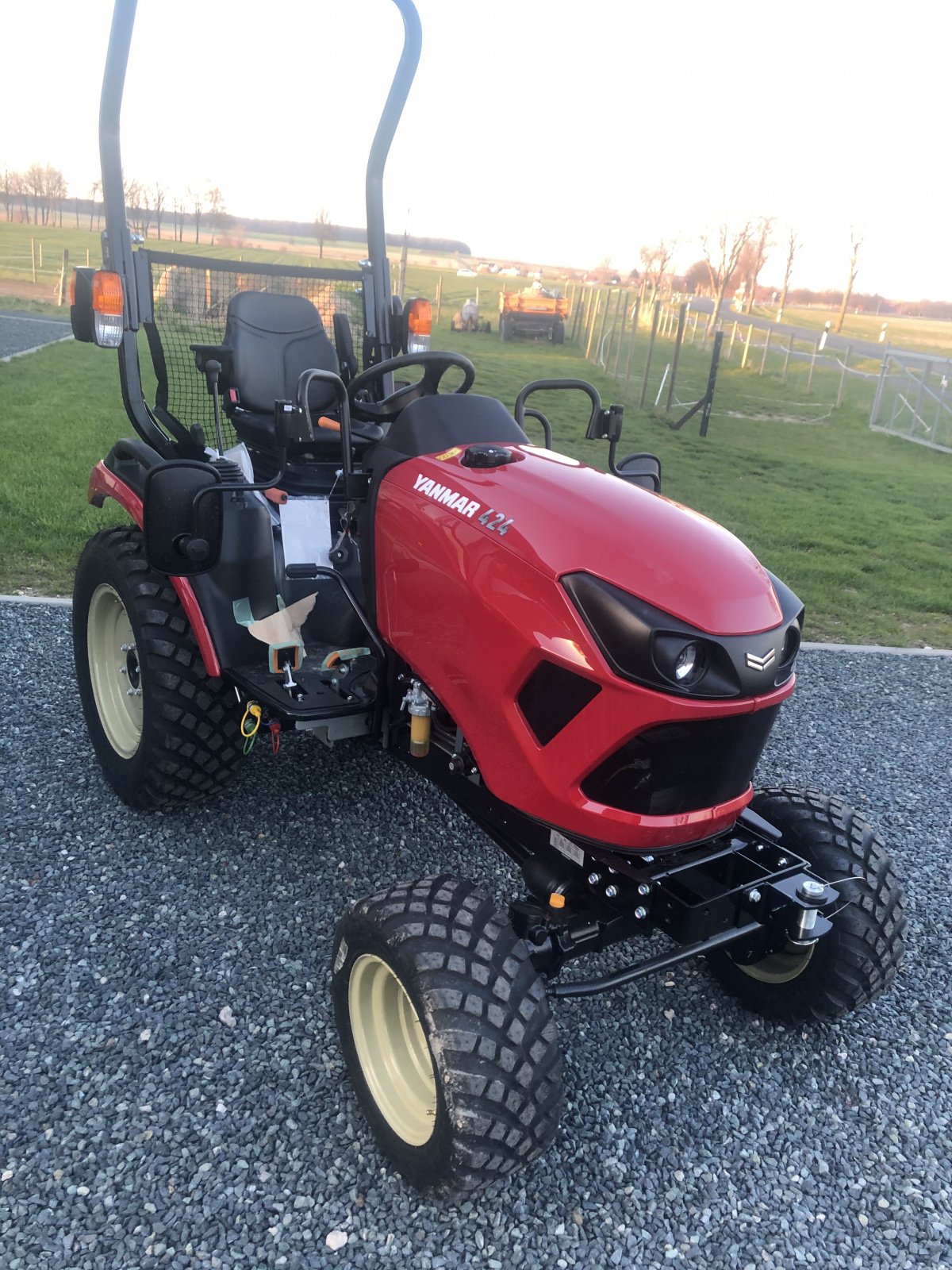 Traktor of the type Yanmar Sa 424 R, Neumaschine in Alferde (Picture 2)